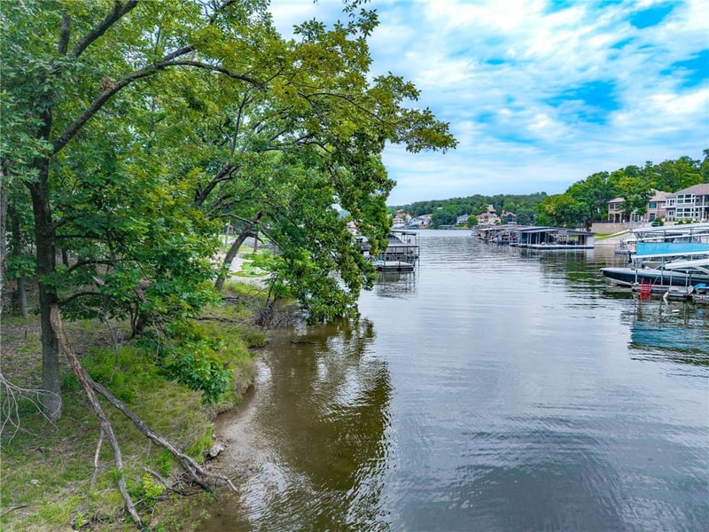 Oak Dr, Sunrise Beach, MO 65079