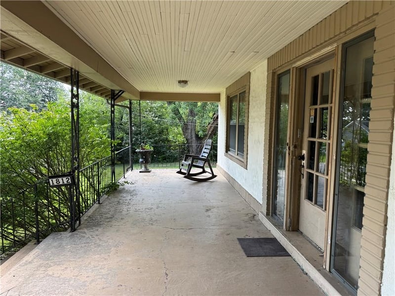 1812 135th St, Grandview, MO 64030