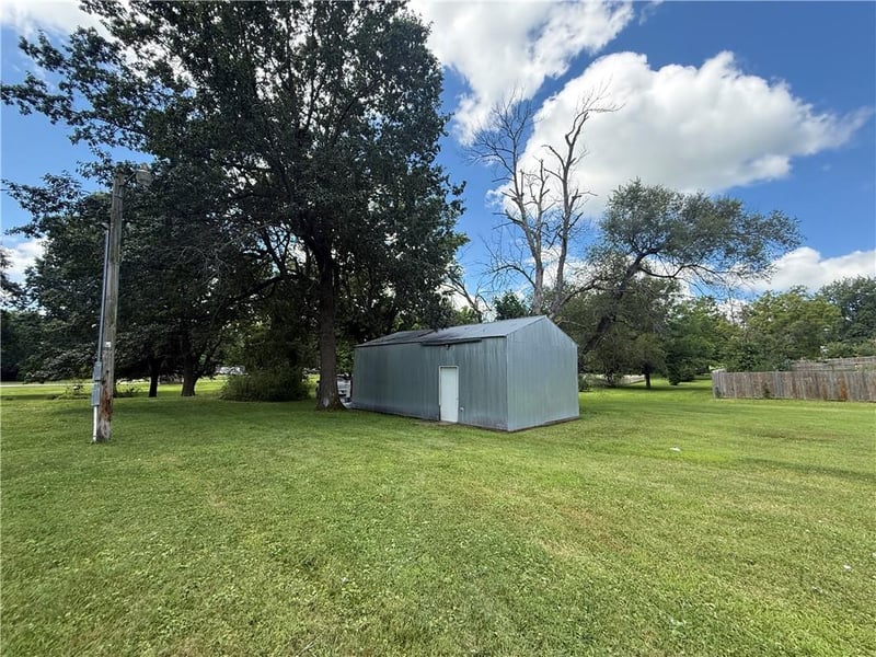 184 Linden St, Kidder, MO 64649
