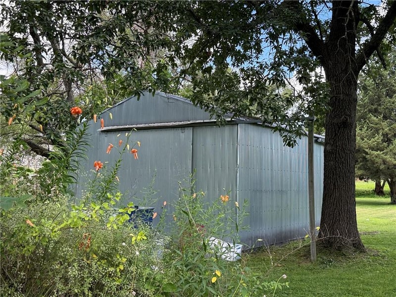 184 Linden St, Kidder, MO 64649