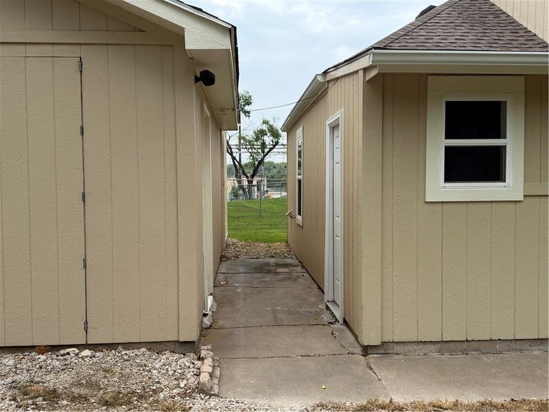 125 Walnut St, Pleasant Hill, MO 64080
