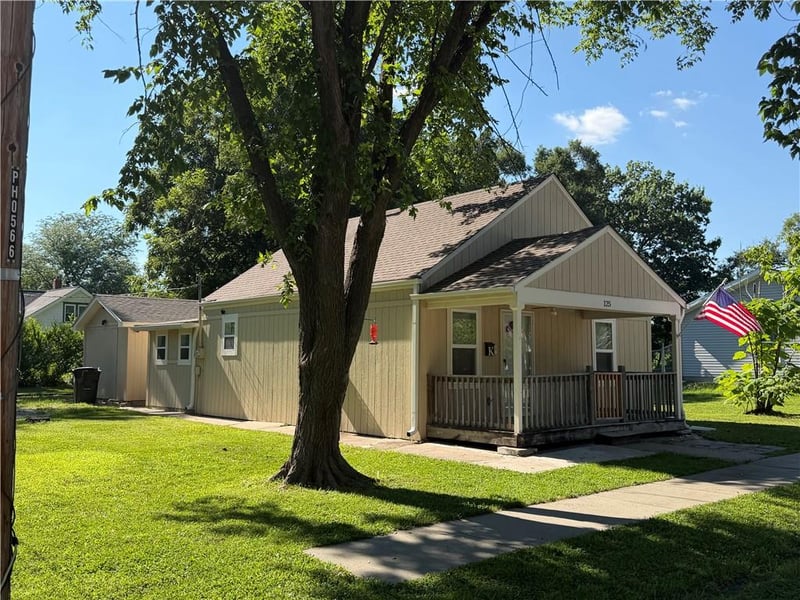 125 Walnut St, Pleasant Hill, MO 64080