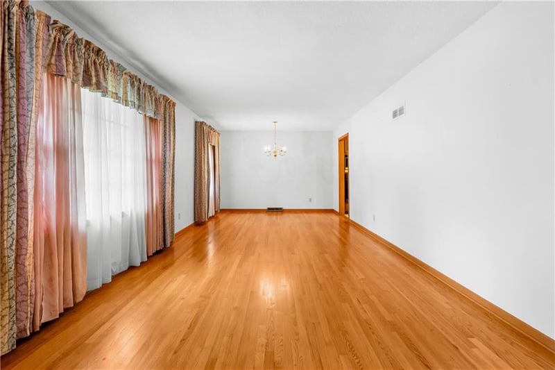 17205 28th Ter, Independence, MO 64057