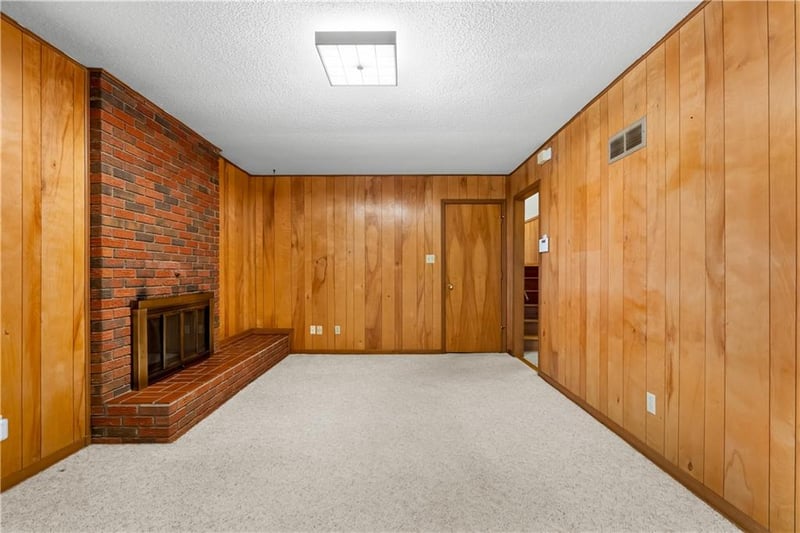 17205 28th Ter, Independence, MO 64057