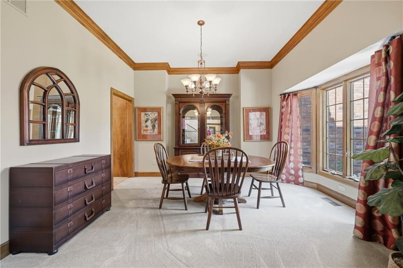4402 Bittersweet Ln, Blue Springs, MO 64015