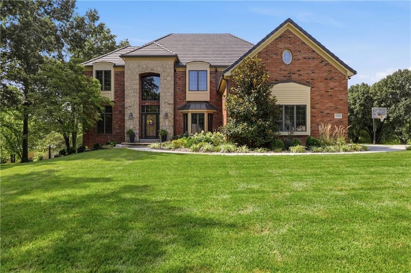 4402 Bittersweet Ln, Blue Springs, MO 64015