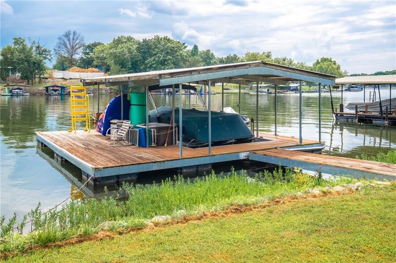 372 Lake Viking Ter, Gallatin, MO 64640