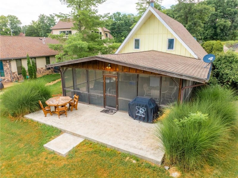 372 Lake Viking Ter, Gallatin, MO 64640