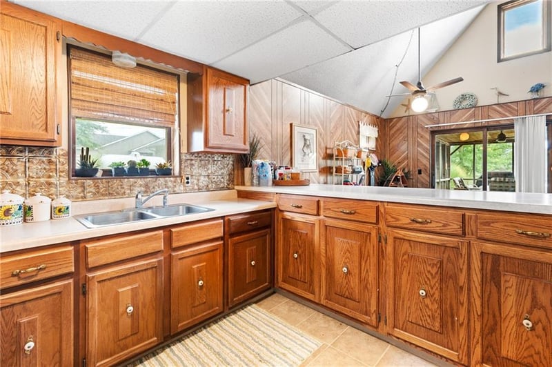 372 Lake Viking Ter, Gallatin, MO 64640