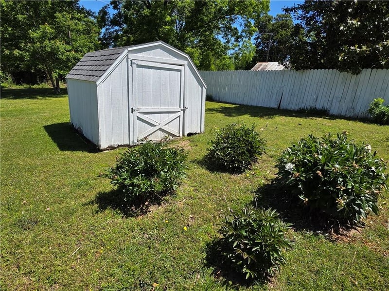 307 W Carman Rd, El Dorado Springs, MO 64744