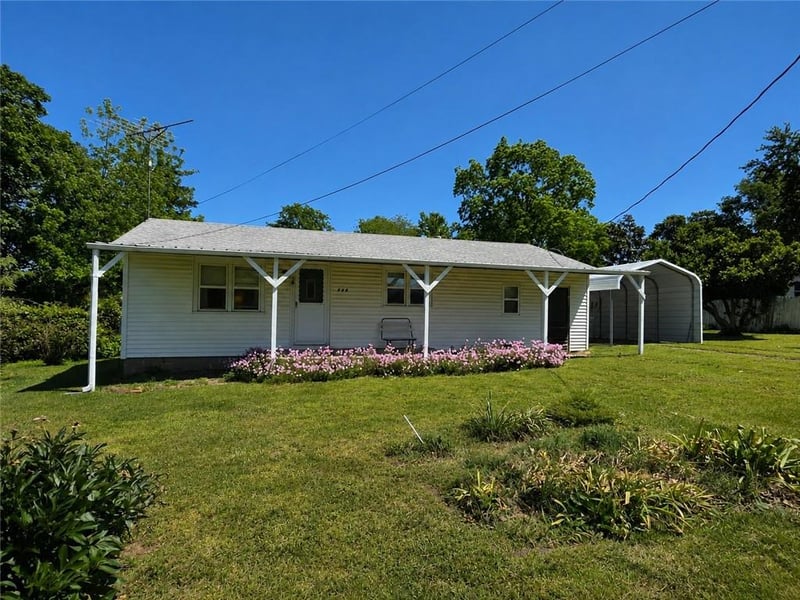 307 Carman Rd, El Dorado Springs, MO 64744