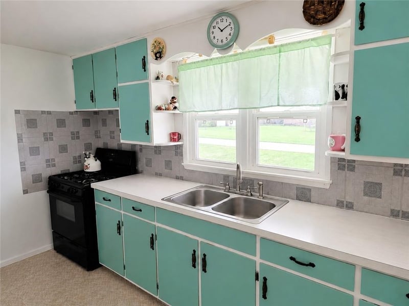 307 Carman Rd, El Dorado Springs, MO 64744