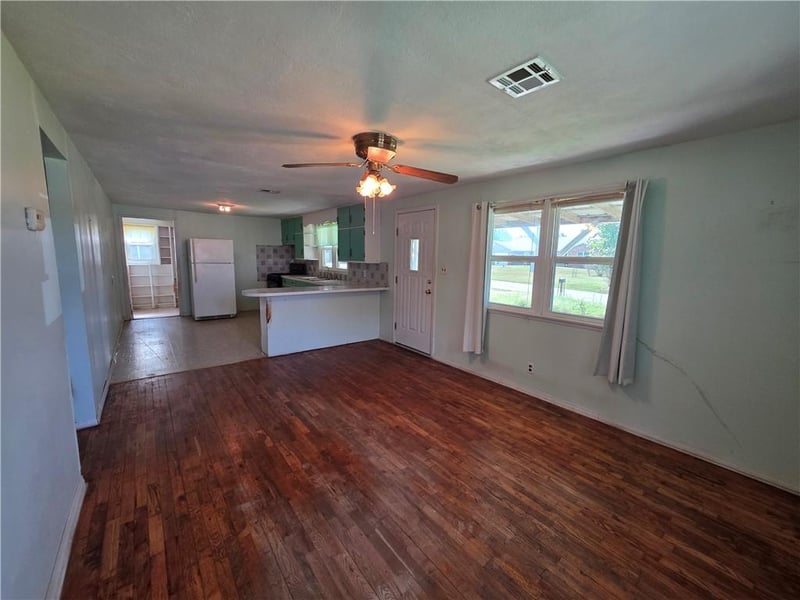 307 W Carman Rd, El Dorado Springs, MO 64744
