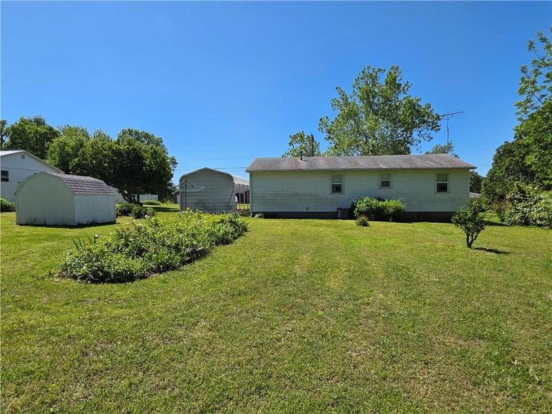 307 Carman Rd, El Dorado Springs, MO 64744