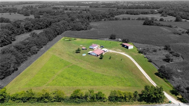 1581 100th Rd, Urich, MO 64788