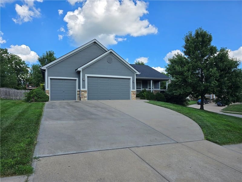 9119 Garfield Ave, Kansas City, MO 64155