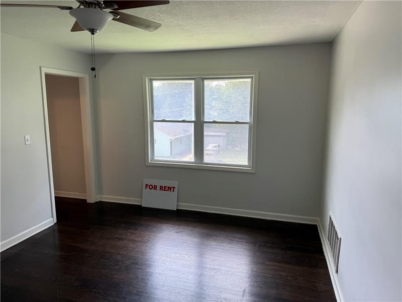 3010 61st St, Kansas City, MO 64130