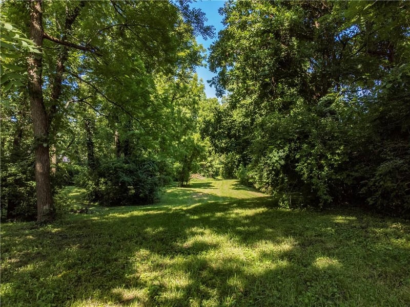 604 Dickinson Rd, Independence, MO 64050