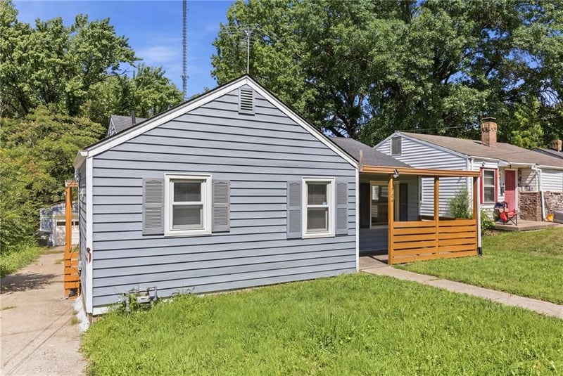 1704 Brookside Ave, Independence, MO 64052