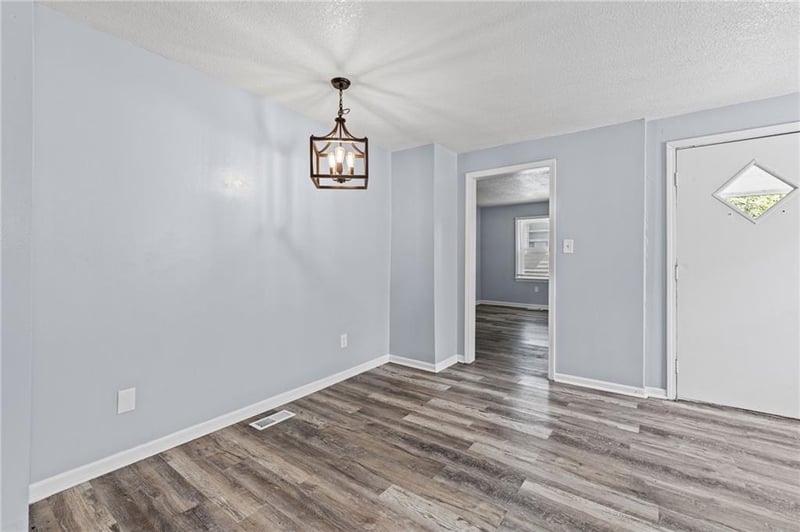 1704 Brookside Ave, Independence, MO 64052