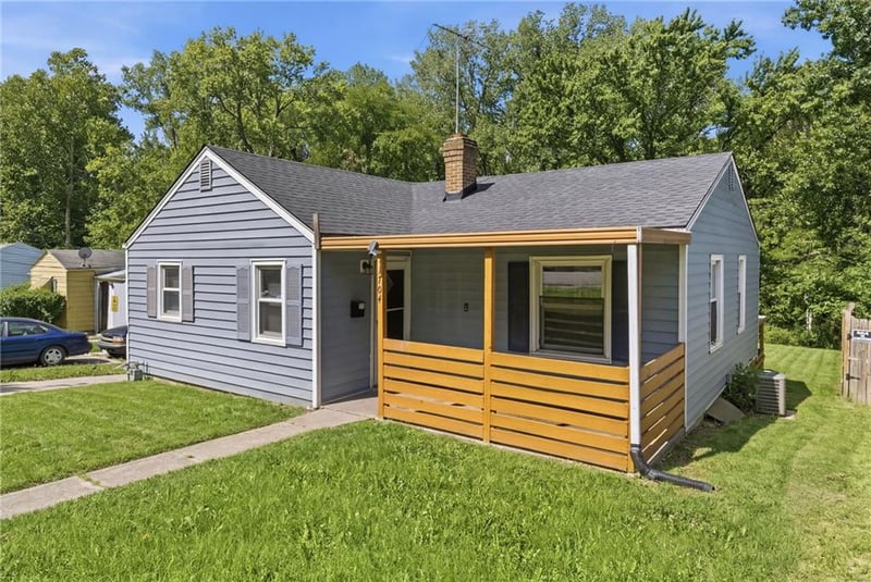 1704 Brookside Ave, Independence, MO 64052