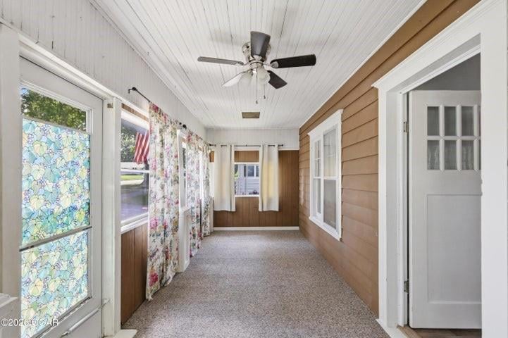 528 15th St, Baxter Springs, KS 66713