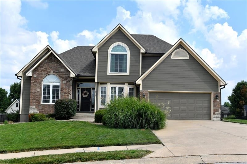 2616 Duncan Cir, Harrisonville, MO 64701