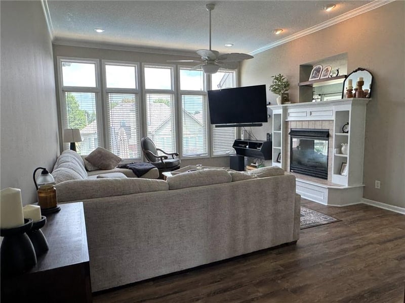 2616 Duncan Cir, Harrisonville, MO 64701