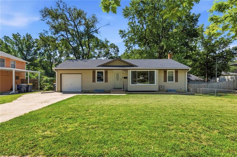 6301 101st St, Kansas City, MO 64134