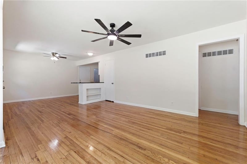 6301 101st St, Kansas City, MO 64134
