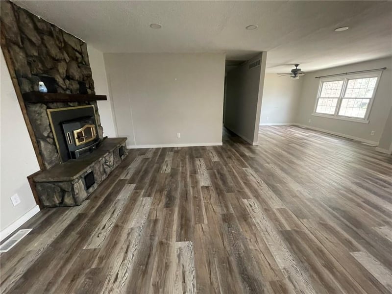 1603 Highland Dr, Clinton, MO 64735