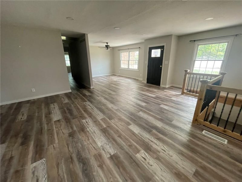 1603 Highland Dr, Clinton, MO 64735