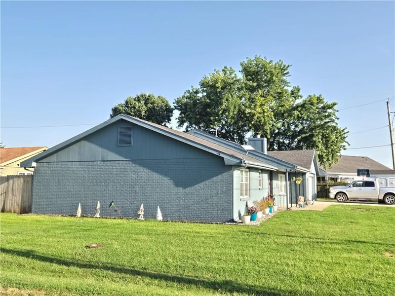 2000 11th St, Independence, KS 67301