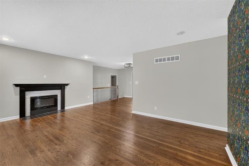 7908 92nd Pl, Overland Park, KS 66212