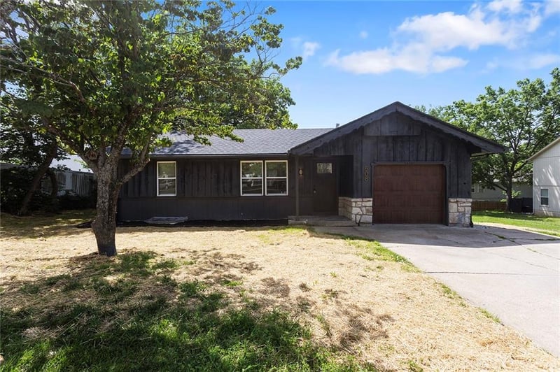 508 Jefferson St, Lee's Summit, MO 64063
