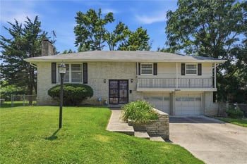 15 W 91st Ter, Kansas City, MO 64114
