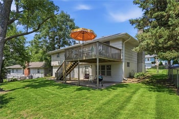 15 W 91st Ter, Kansas City, MO 64114