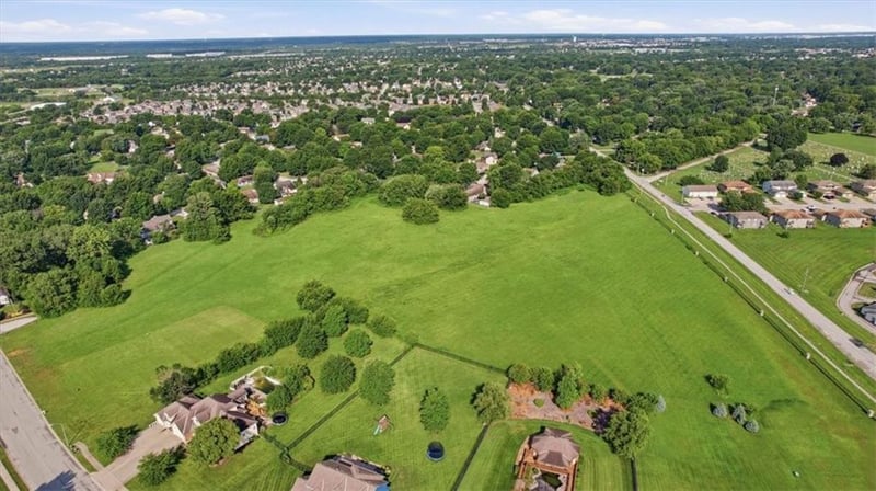457 Lucy Webb Rd, Raymore, MO 64083