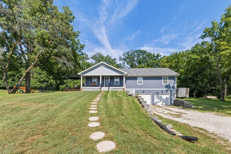 315 Harrington Ave, St Joseph, MO 64504