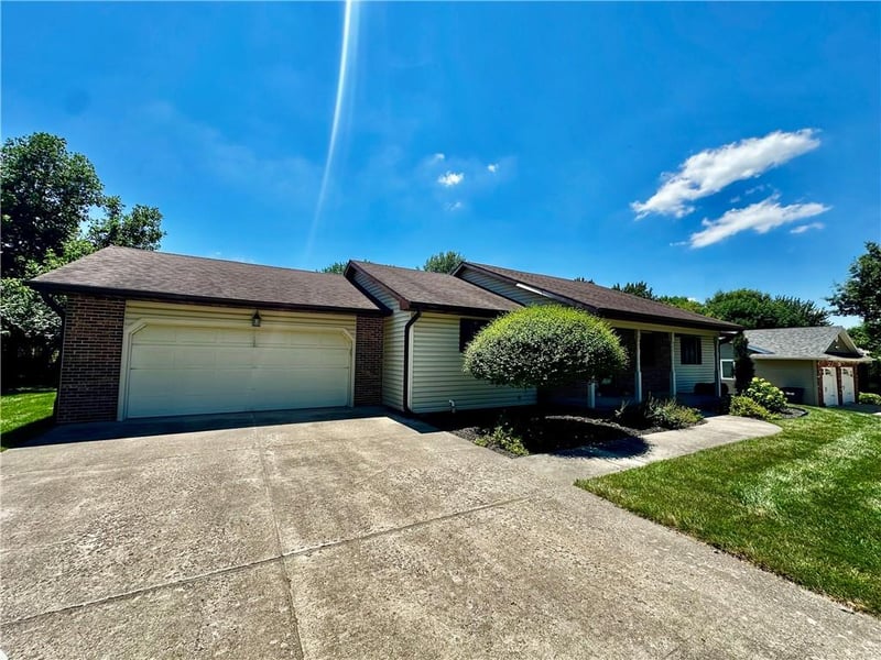 616 Pierce Ave, Maryville, MO 64468