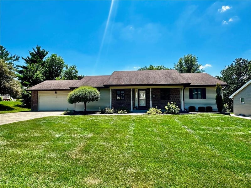 616 Pierce Ave, Maryville, MO 64468