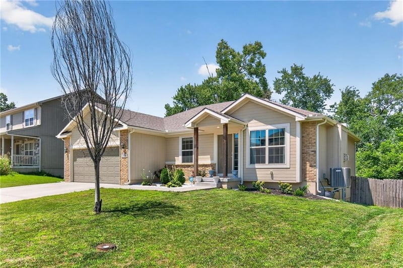 1308 Hilltop Ln, Grain Valley, MO 64029