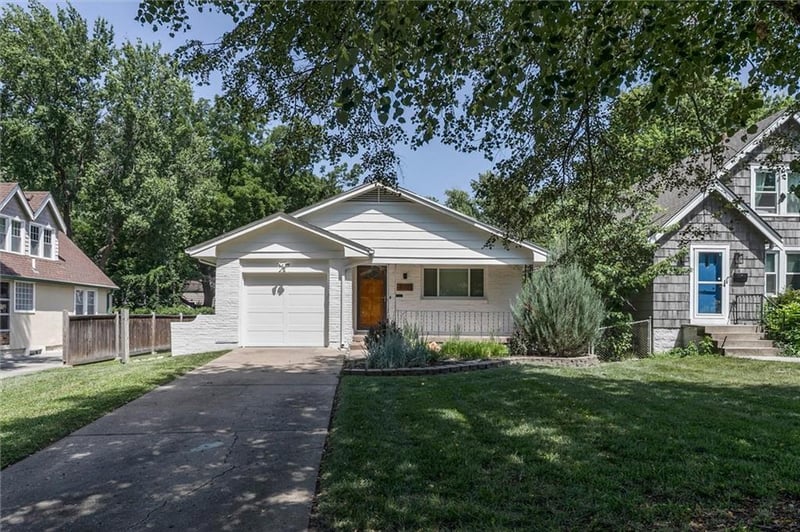 8239 Ward Parkway Pz, Kansas City, MO 64114