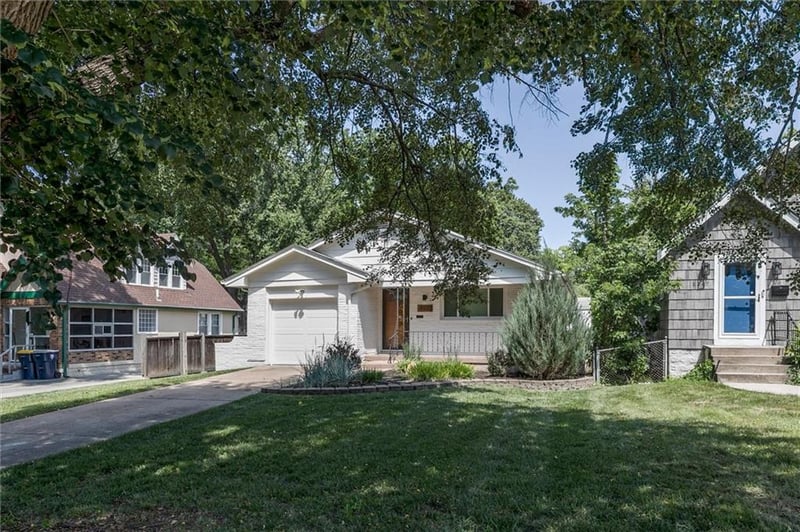 8239 Ward Parkway Pz, Kansas City, MO 64114