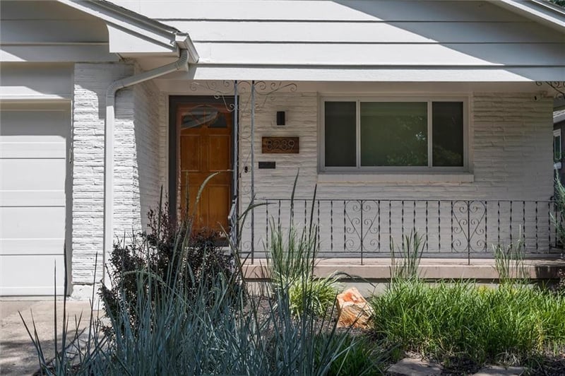 8239 Ward Parkway Pz, Kansas City, MO 64114