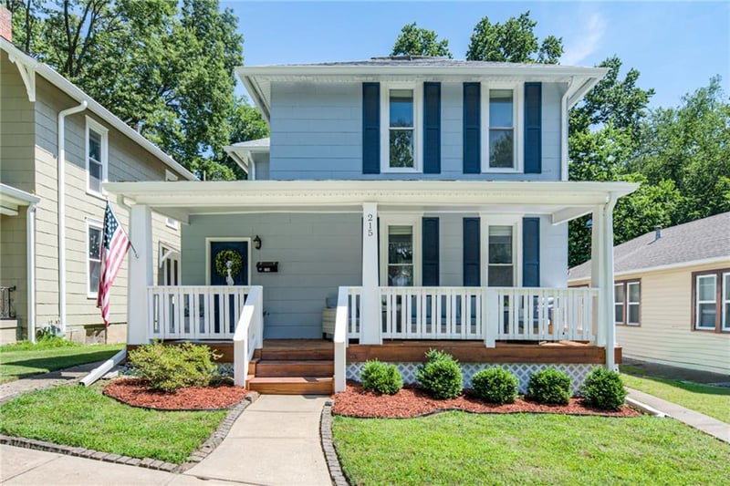 215 Pine St, Leavenworth, KS 66048