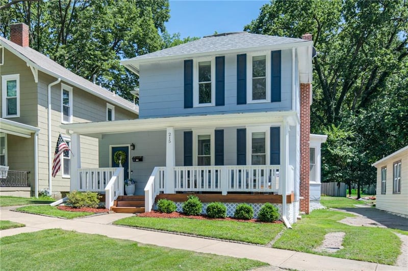 215 Pine St, Leavenworth, KS 66048