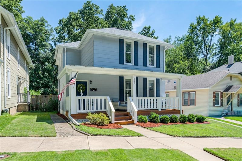 215 Pine St, Leavenworth, KS 66048