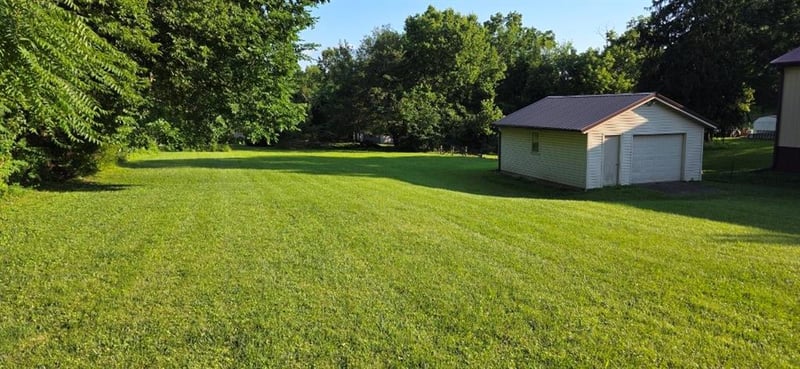 7515 High Dr, Pleasant Valley, MO 64068