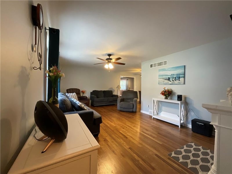 7515 High Dr, Pleasant Valley, MO 64068